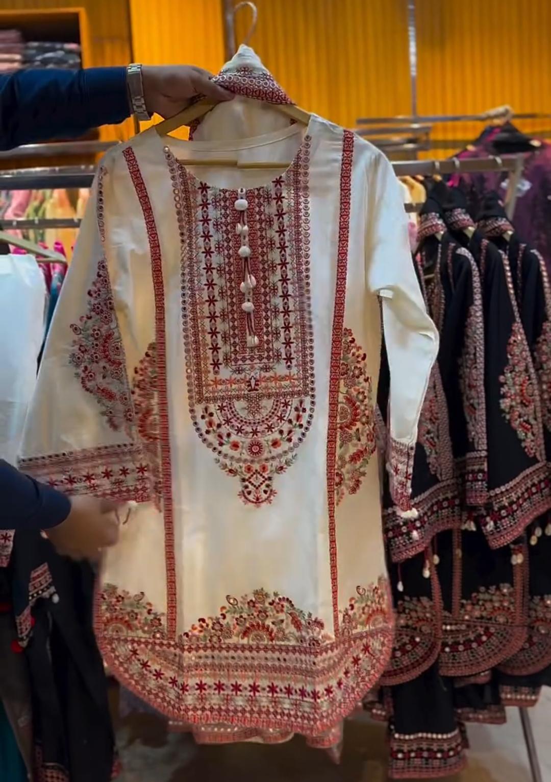 Women's Embroidery 3-Piece Suit