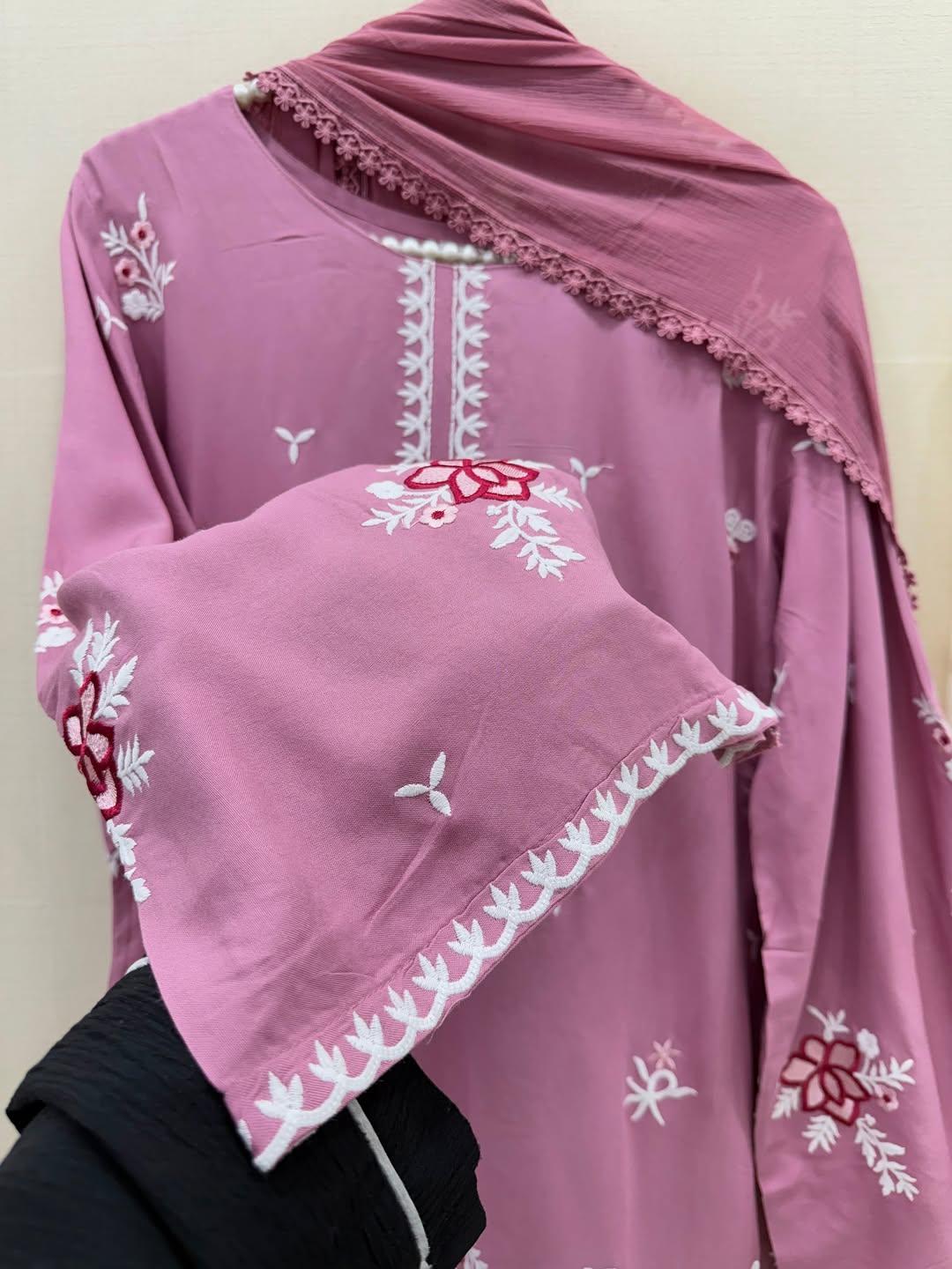 Women 3-Piece Suit Embroidery